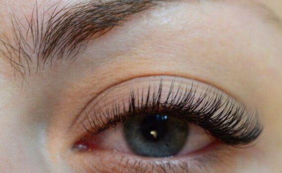 Плохая носка нарощенных ресниц. Причины.